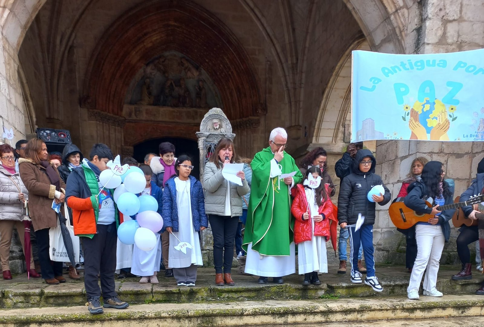 Manifiesto por la Paz a las puertas de la Iglesia